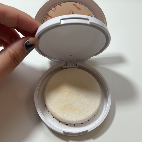 J.cat Compact Powder Foundation - Picture 5 of 5